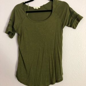 Junior’s olive green T shirt